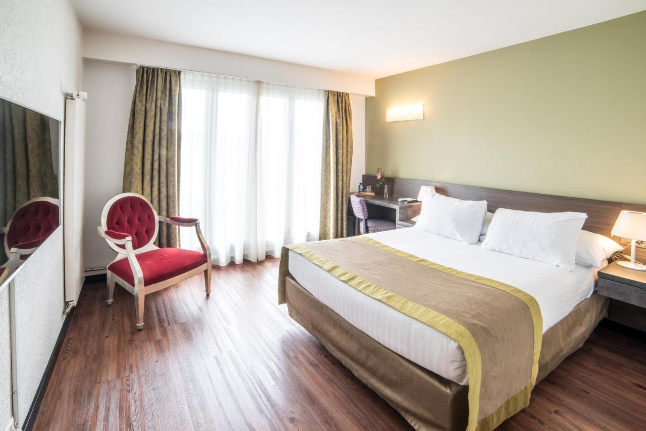 Hotel Montana Geneva Room photo