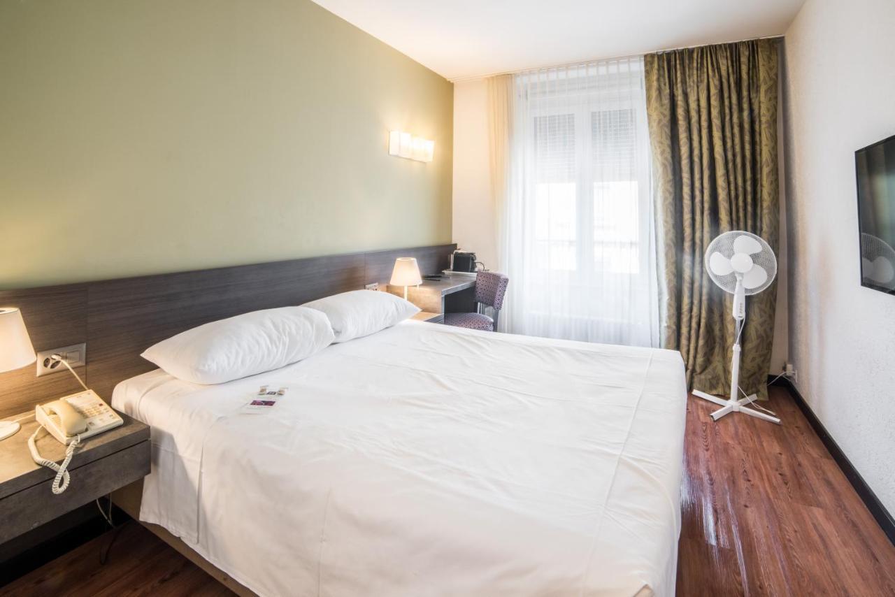 Hotel Montana Geneva Room photo